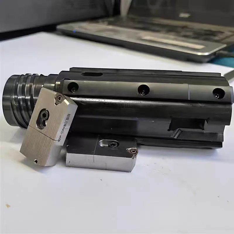 深孔刮削滚光刀具组件与可更换刀片细节
